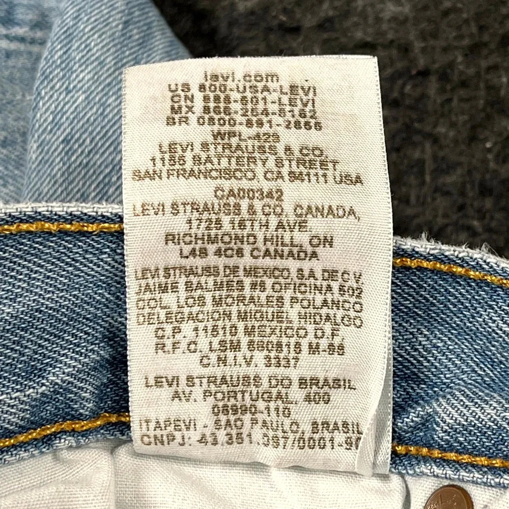 Vintage Levis 501 Original Mens Straight Leg Light Wash Blue Denim Jeans 32x32